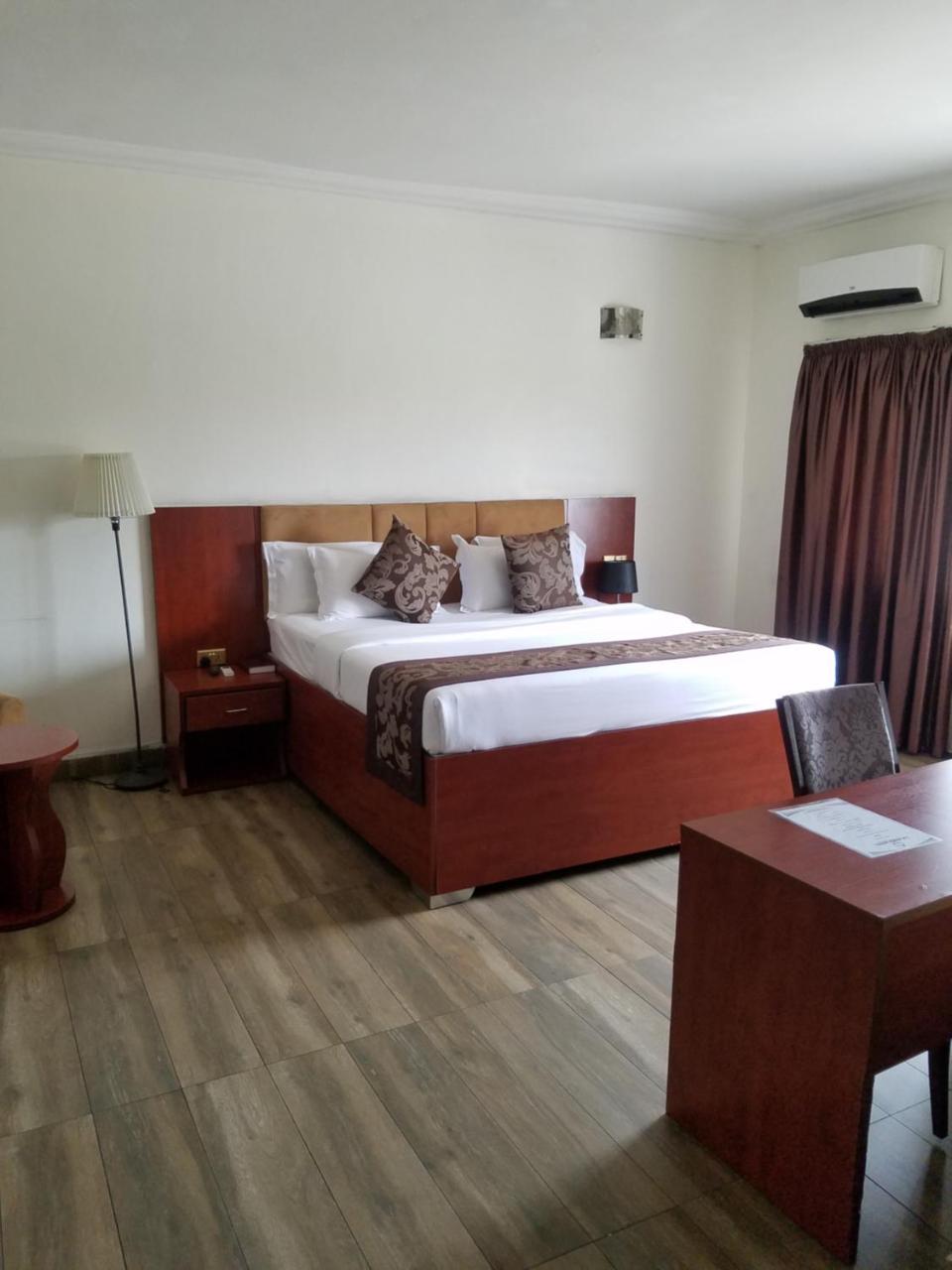 Bon Hotel Port Harcourt At La Kings Екстериор снимка